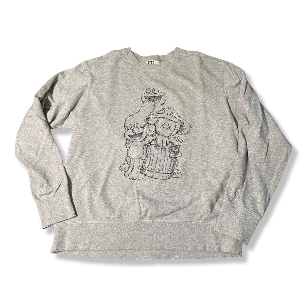 KAWS Sesame Street Sweatshirt Adult Large Uniqlo Gray Elmo Cookie Monster Mens